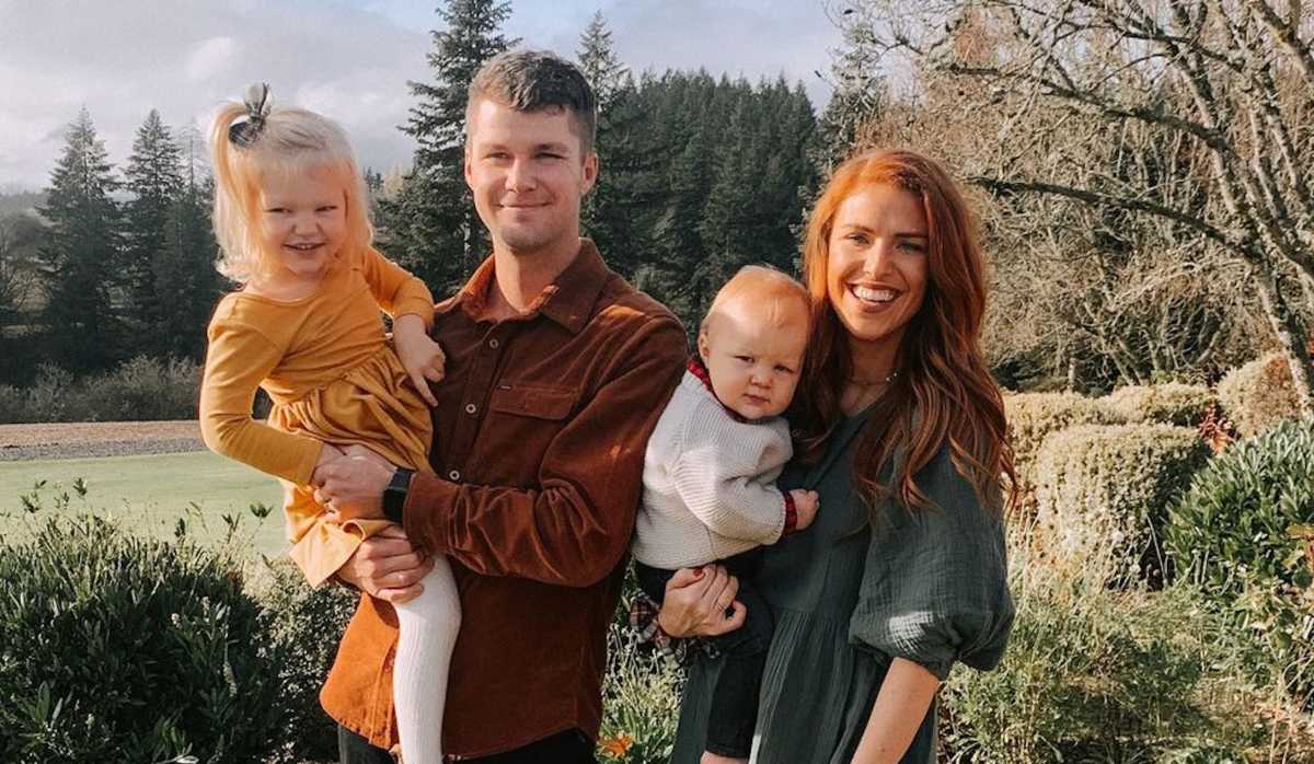 Due with Baby No 3 Jeremy & Audrey Roloff Had A Small Cozy Wedding Anniversary.