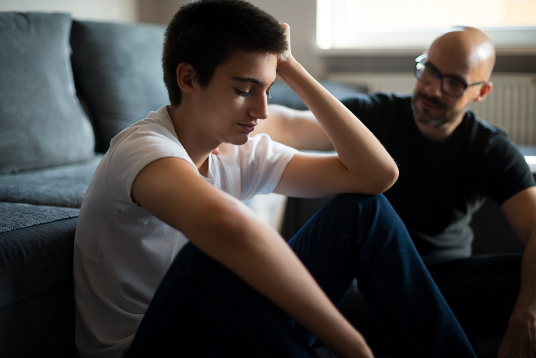 Father advises his teen son | Photo: Getty Images 
