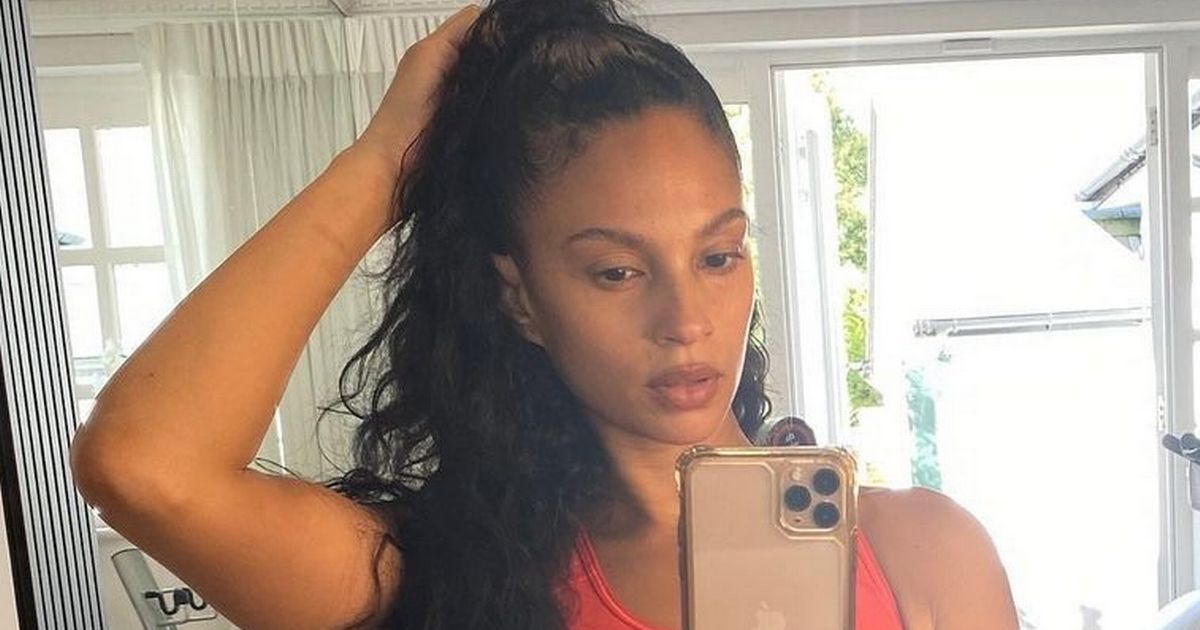 Alesha Dixon wows fans as she flaunts abs in crop top as she works out at home