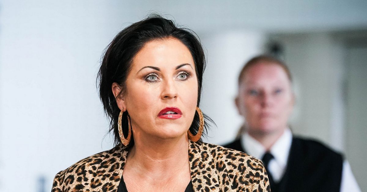 EastEnders fans insist Jessie Wallace ‘looks younger than her age’ after seeing card