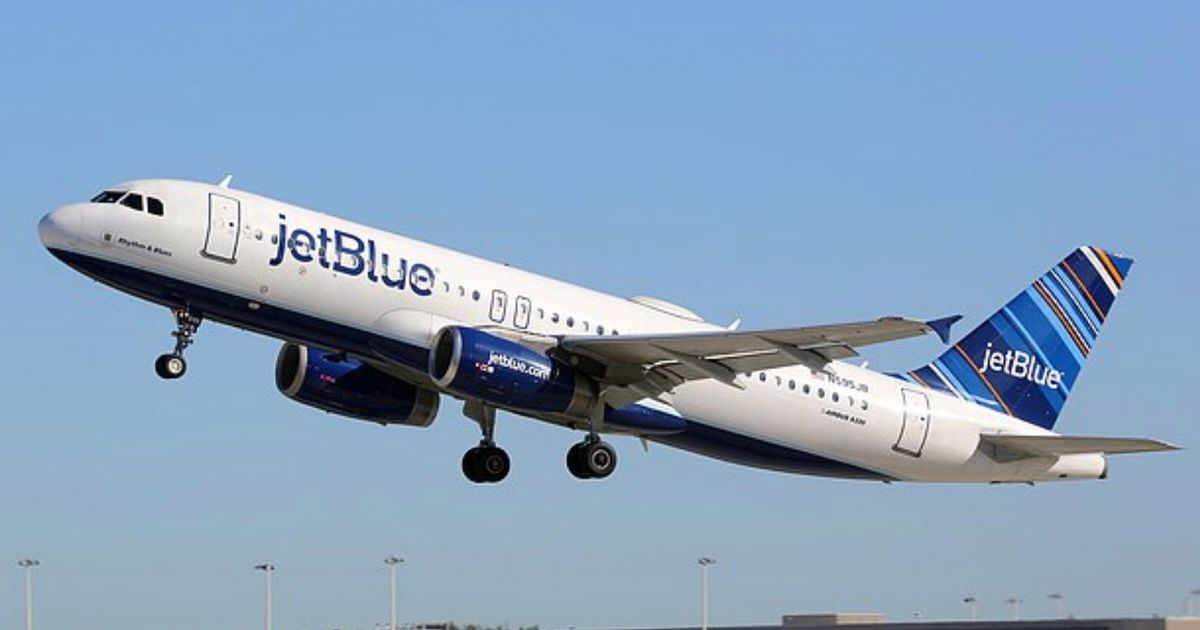 JetBlue passenger tried to storm plane cockpit after he ‘couldn’t get service on phone’