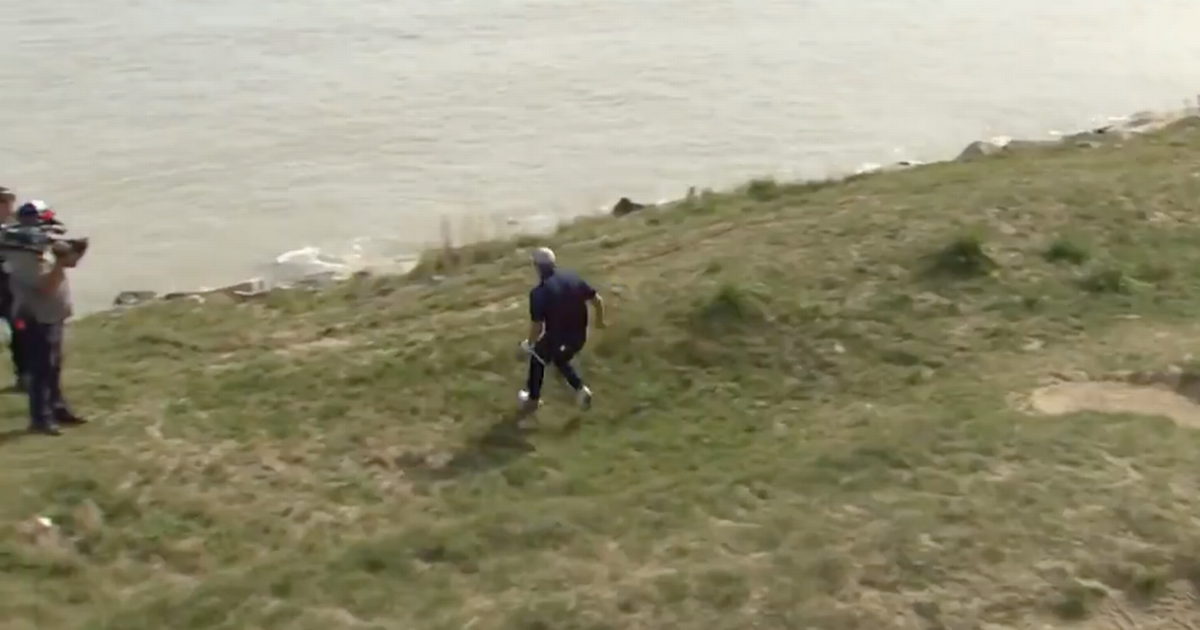 Ryder Cup star Jordan Spieth almost falls into Lake Michigan playing impossible shot
