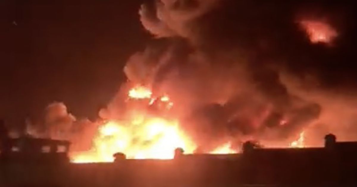 BREAKING Massive fire near Liverpool docks spreading as 14 fire engines deployed