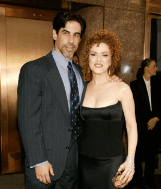 Bernadette Peters and husband Michael Wittenberg arrive at the 2003 Tony Awards at Radio City Music Hall in New York City. | Source: Getty Images
