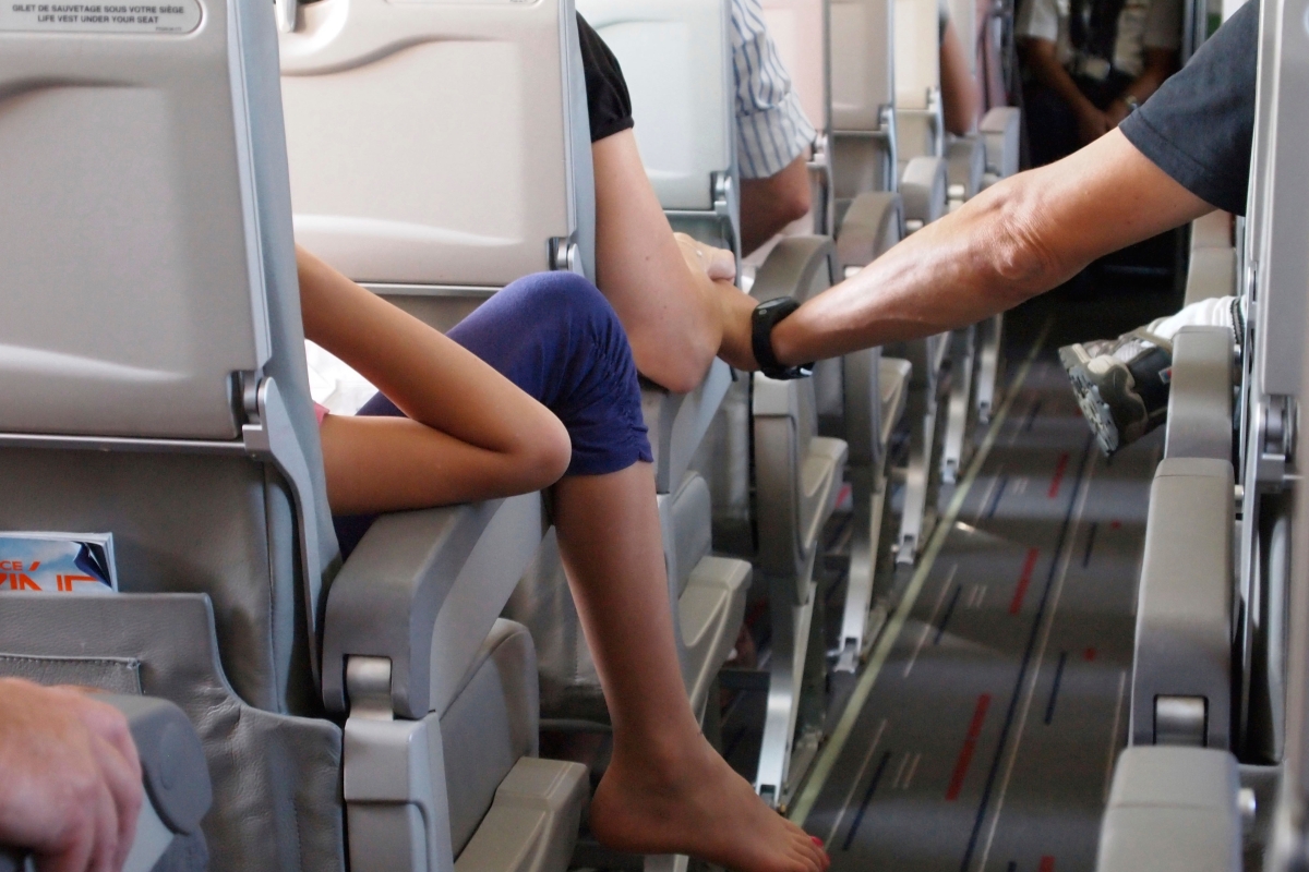 Flight attendant reveals the clothing mistakes that passengers always make on planes