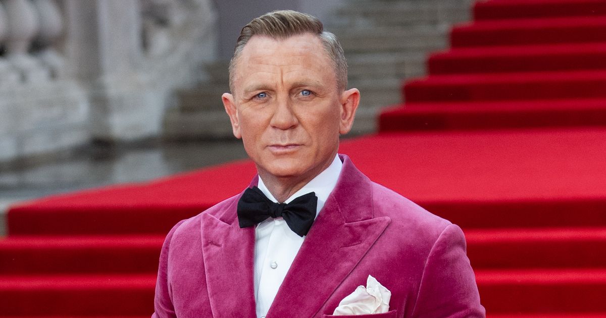 Piers Morgan slams ‘Austin Powers tribute act’ Daniel Craig’s pink premiere jacket