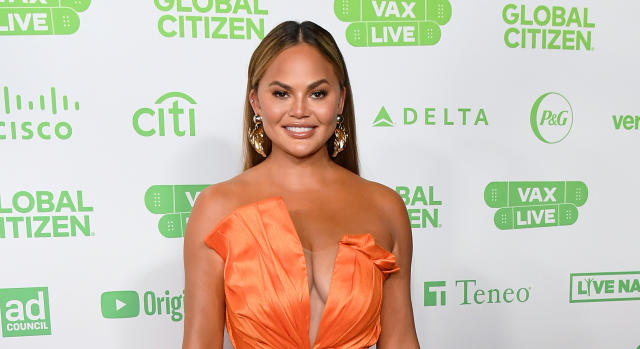 This is Why Chrissy Teigen Thinks Ariana Grande Joining 'The Voice' Cast Makes Things Awkward for Her