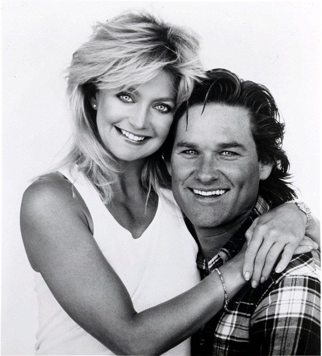 Finally Kurt Russell and Goldie Hawn marry in a double wedding with Kate Hudson and Danny Fujikawa.