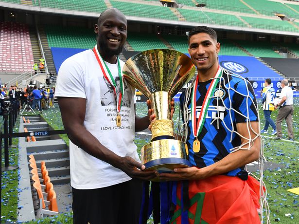 Achraf Hakimi with new Chelsea signing Romelu Lukaku after winning the Serie A title last season