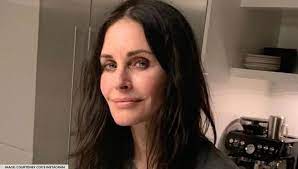 Courteney Cox’s Keto Chips Recipe Revealed!! And Guac Is A Low Carb Dream