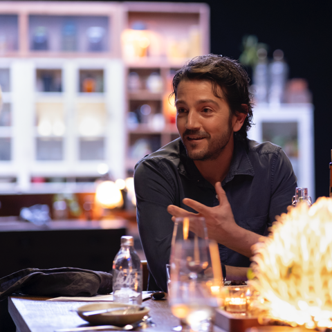 Diego Luna returns to the table of ‘Pan Y Circo’ to keep the conversation of the societal issues going