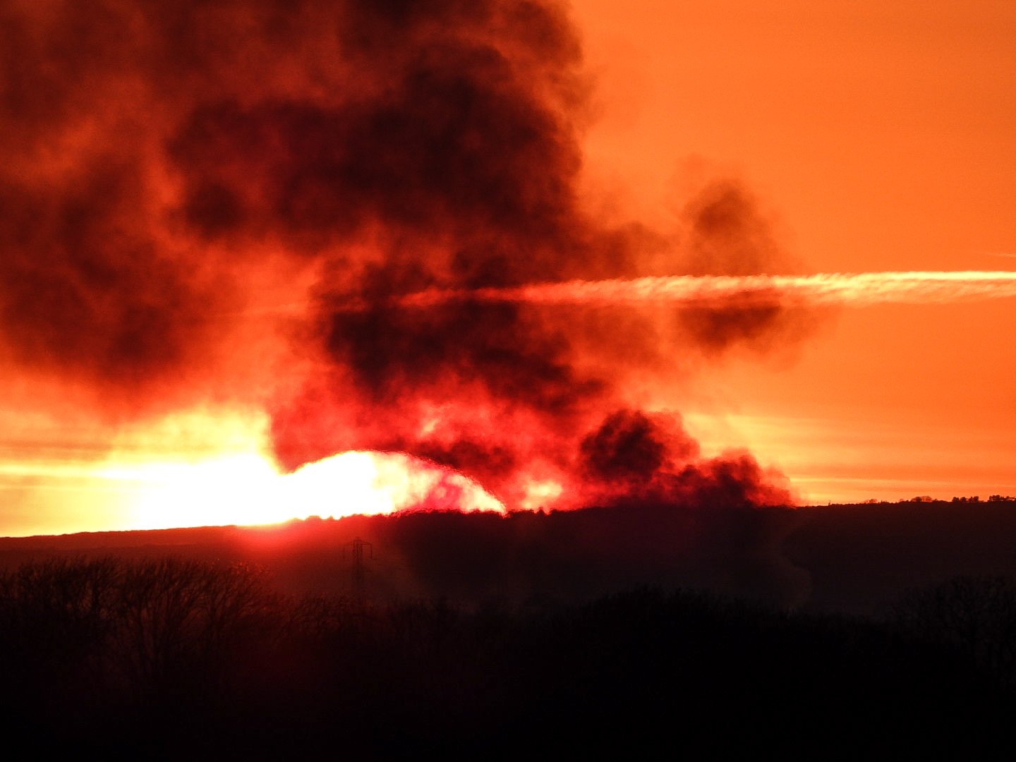 Dewsbury Massive explosion buildings in flame as smoke billows above the Town!