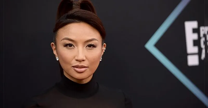 Jeannie Mai attends the People's Choice Awards 2018 at Barker Hangar on November 11, 2018 in Santa Monica, California | 