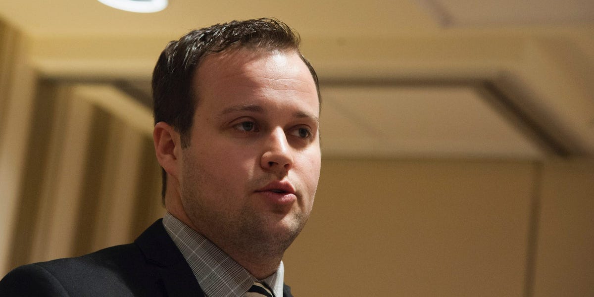 Josh Duggar Clashes With Prosecutors Over Photos of His Hands and Feet