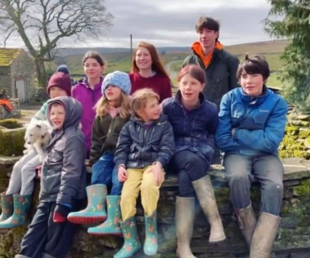 Image of AMANDA OWEN and her family - nine children and husband clive from Our Yorkshire Farm