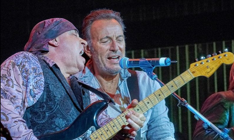 Steven Van Zandt, Bruce Springsteen Discuss ‘Sopranos,’ E Street Band