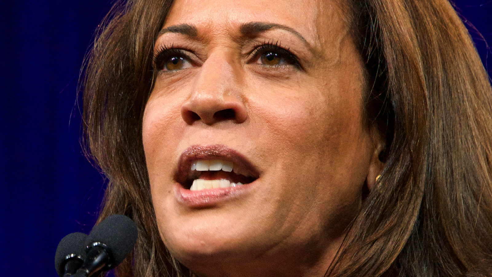 This Is How Kamala Harris Really Feels About The COVID-19 Vaccine