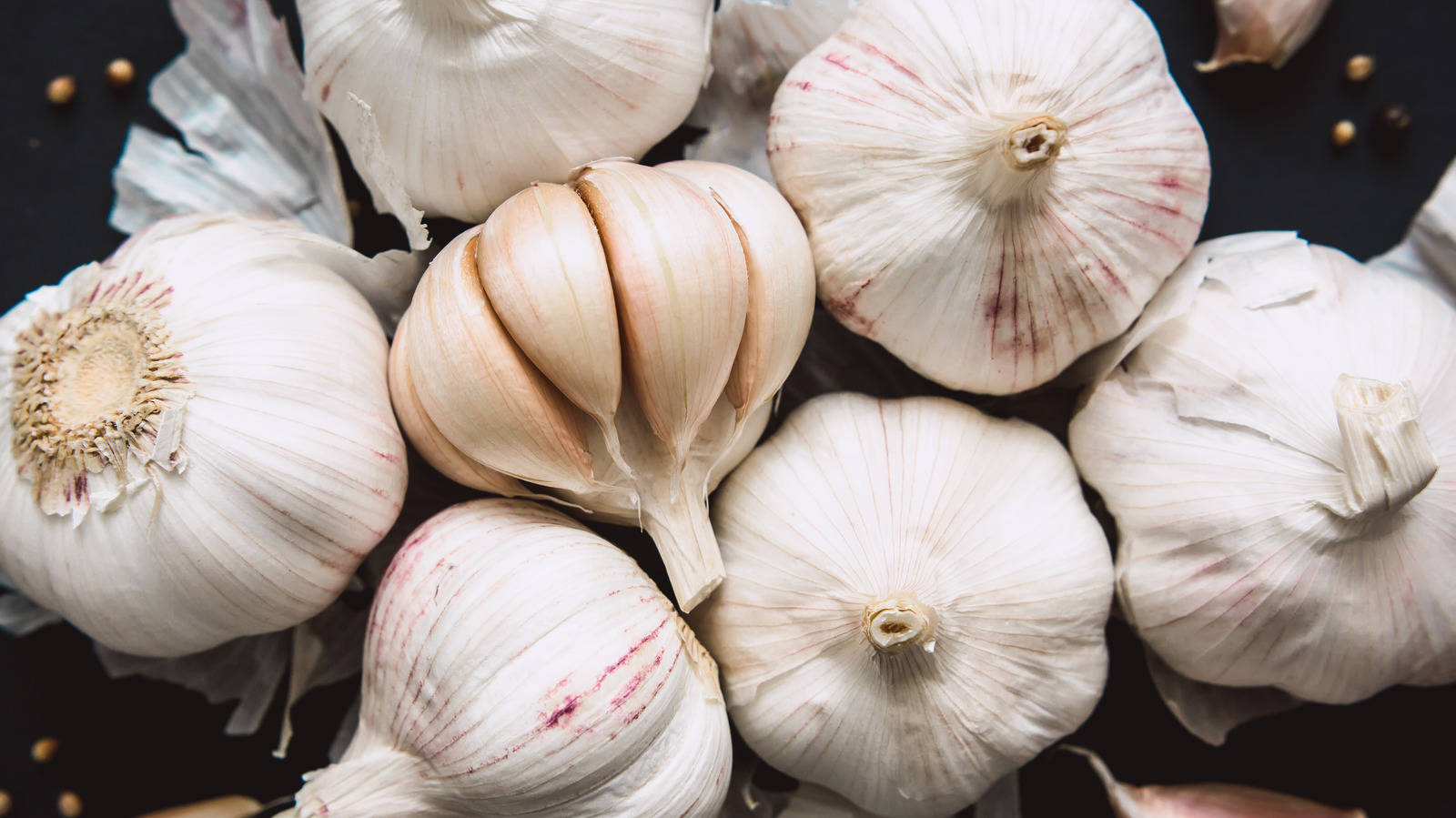 This Is What Happens When You Eat Garlic Every Day