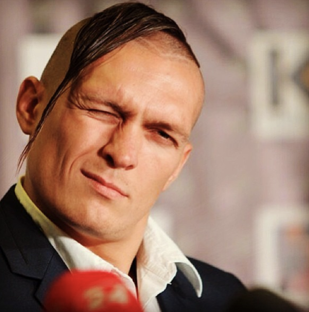 Oleksandr Usyk likes to stand out in a crowd