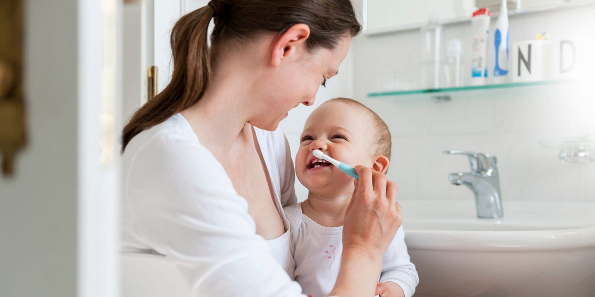 What is the best time for babies to start teething? Signs and Timeline