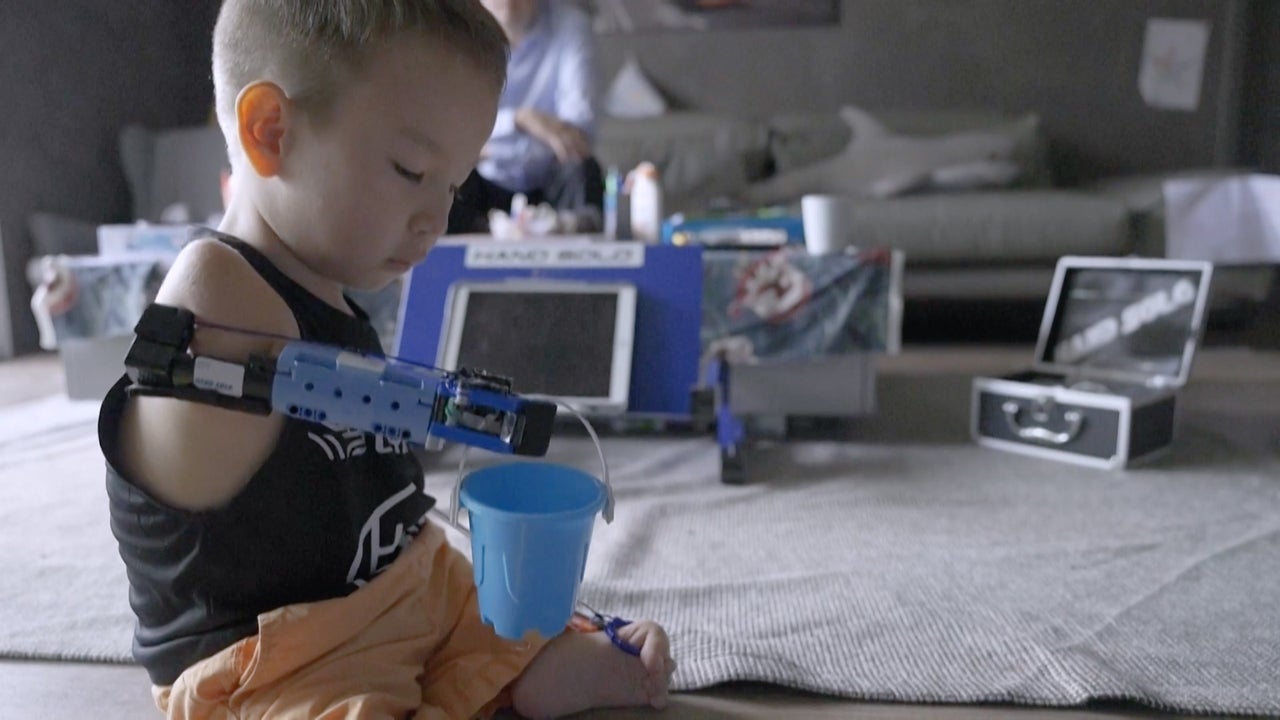 YouTuber David Aguilar Gifts 8-Year-Old French Boy With a Prosthetic Arm Made of Legos
