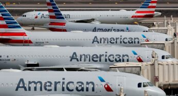 American Airlines plane Passenger tries to deboard mid flight! Mental Health