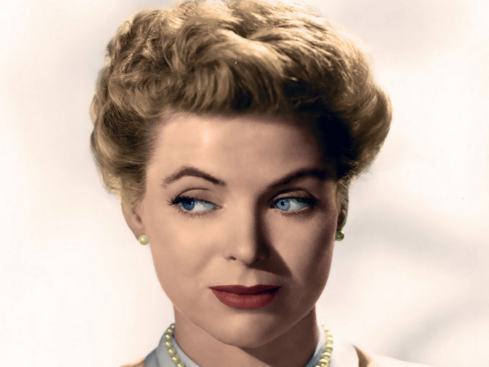 Dorothy McGuire Is Survived by Daughter Topo Swope Who Inherited Mother’s Beauty and Continues Her Legacy
