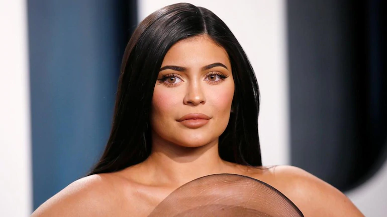 Kylie Jenner Flaunts Off her Pregnancy Bump On Instagram