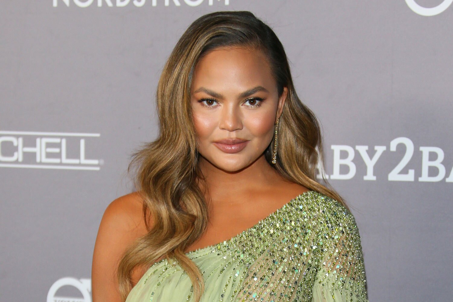 Chrissy Teigen Wife Of John Legend Reaches Her Personal Sobriety Milestone in the Wake of Past Controversies!