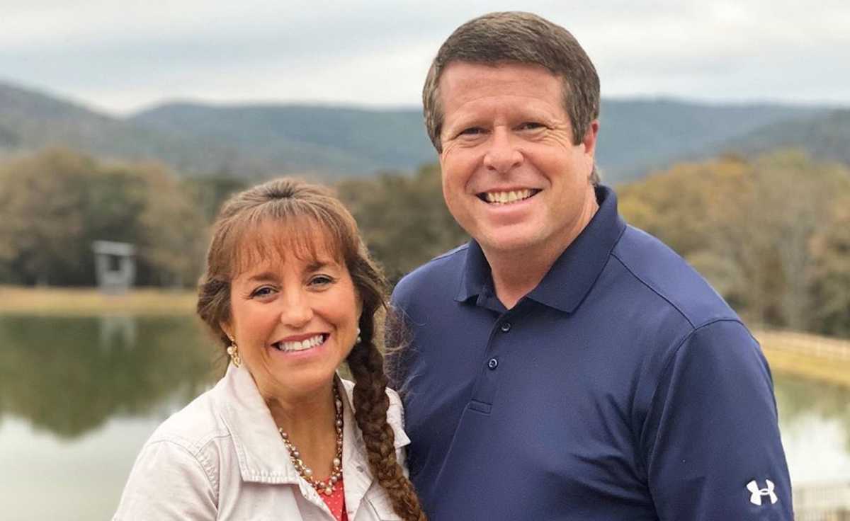 Jim Bob Duggar Found To Be Lying About His Height? Reddit Users Go Frenzy