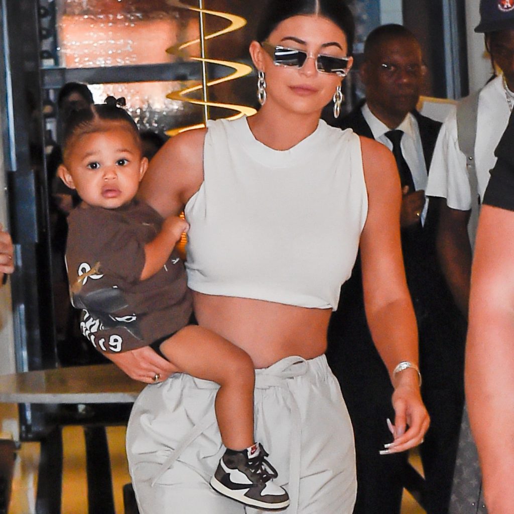 In the midst of rumours of Kylie Jenner being pregnant, she confuses fans with her crop top photographs
