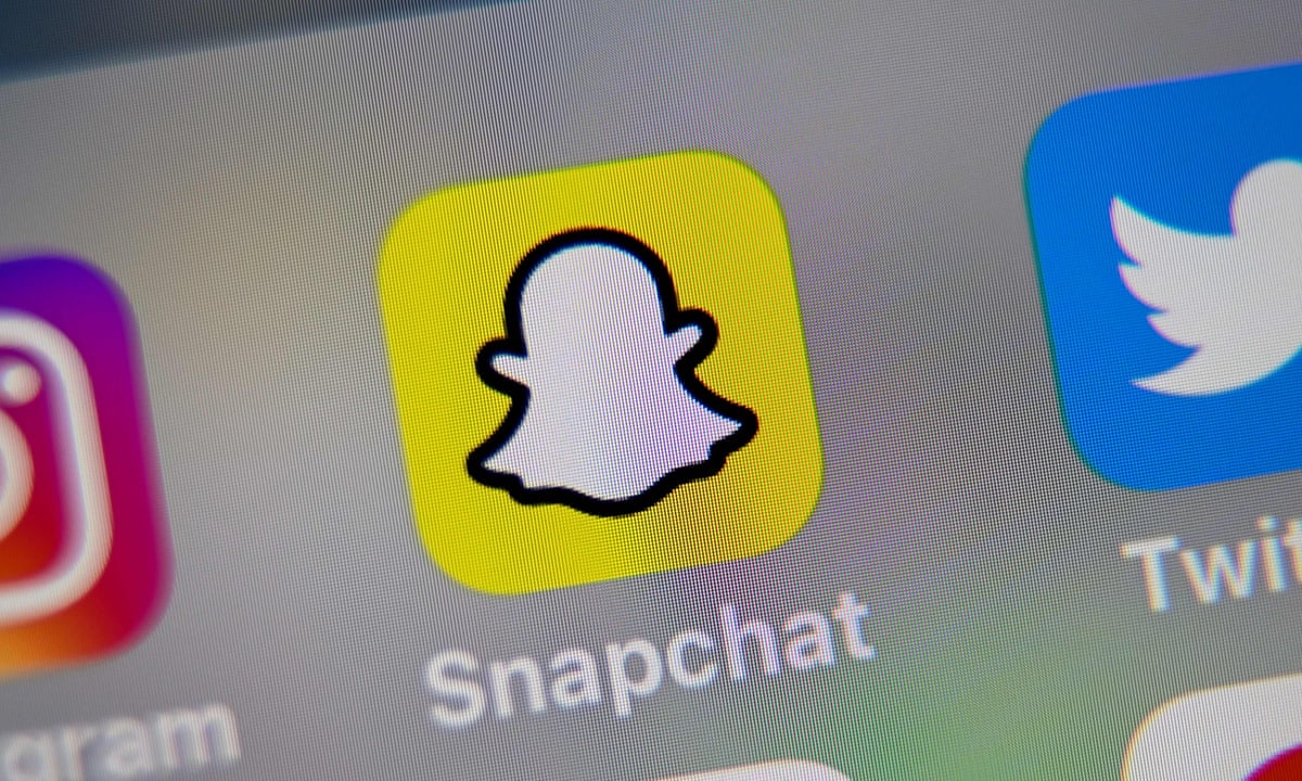 Tips To Send Your Favorite GIFs On Snapchat Without Losing Them