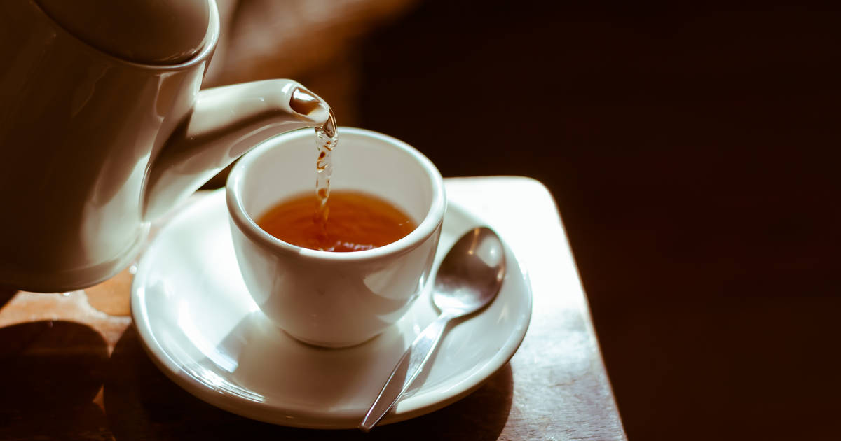 American asks if Brits really drink tea in the evenings ??