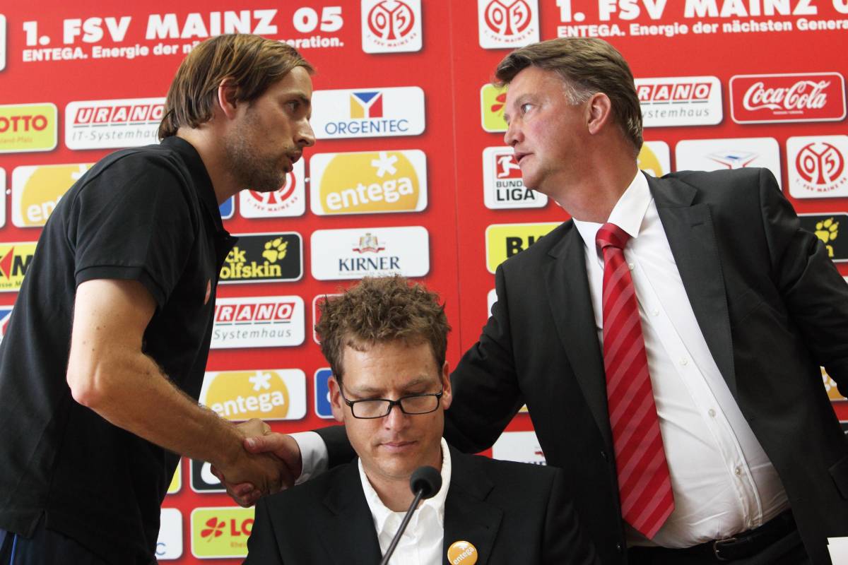 Chelsea Boss Thomas Tuchel Comments On Louis Van Gaal's Opinions On Defensive Style Football