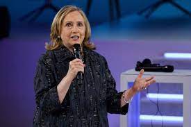 ‘Ballooning’ Hillary Clinton Reveals Health Concerns after Her Weight Increased!!