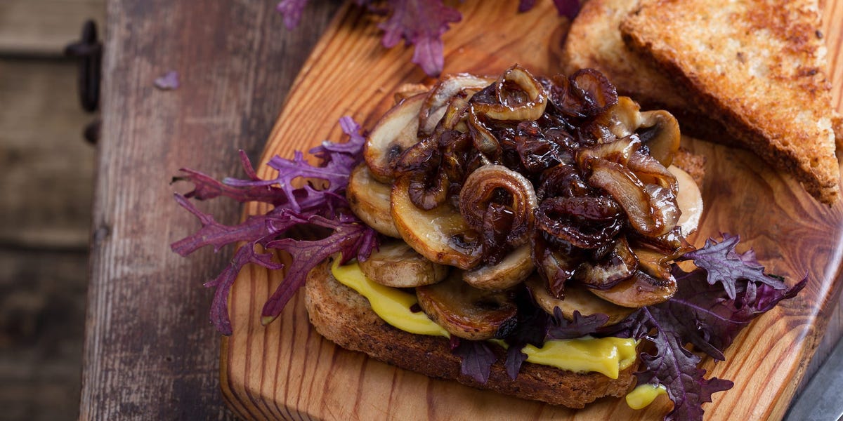 How to Caramelize Onions: Skillet or Oven Method