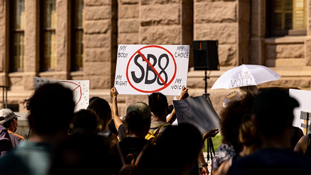 A Federal Judge Issues a Preliminary Injunction for Texas SB 8 Abortion Law 