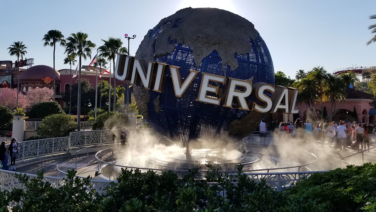 It’s Actually Been Cold In Florida (No Really), So Of Course Universal Orlando Is Brr-y Cheerful About It