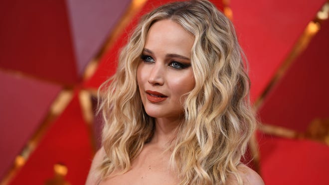Jennifer Lawrence joins Amy Schumer at Rally for Abortion Justice