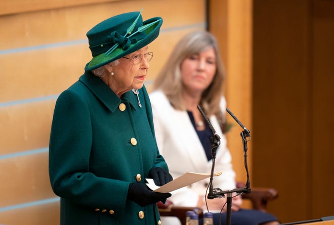 Queen Elizabeth II opens Scottish Parliament with words of ‘renewal’