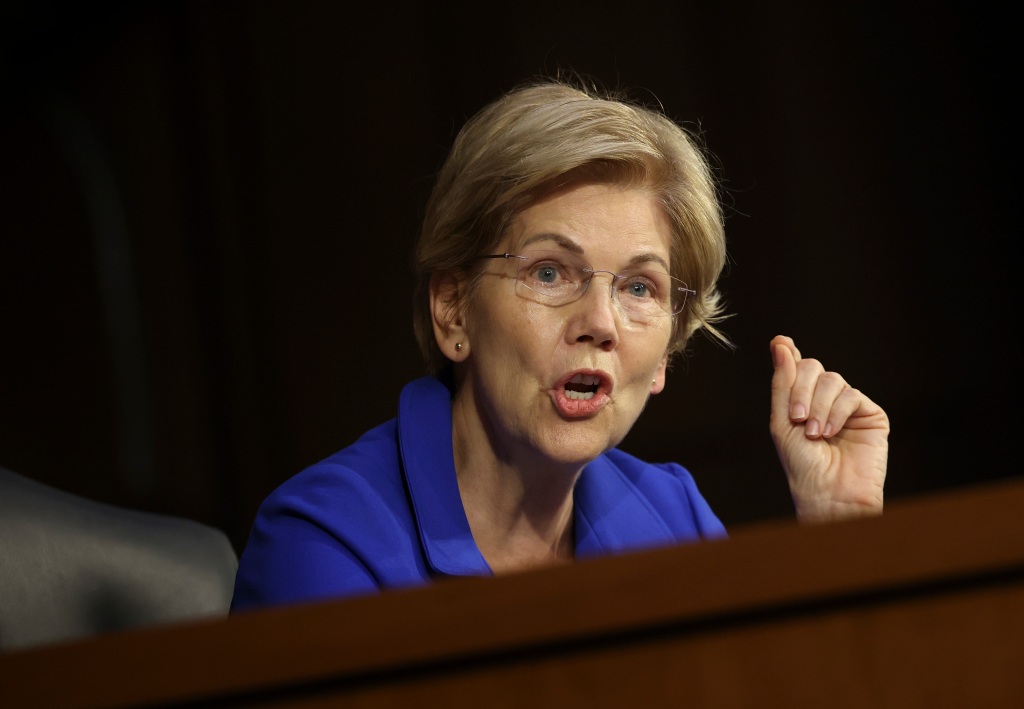 Sen. Elizabeth Warren Supports IATSE Members “All The Way” For Fair Contract