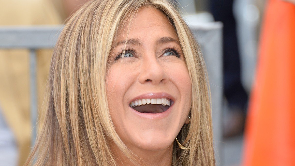 ‘Super Fan’ Jennifer Aniston Got To Read ‘Morning Show’ Lines With An Equally Beloved Celeb At Surprise Set Visit