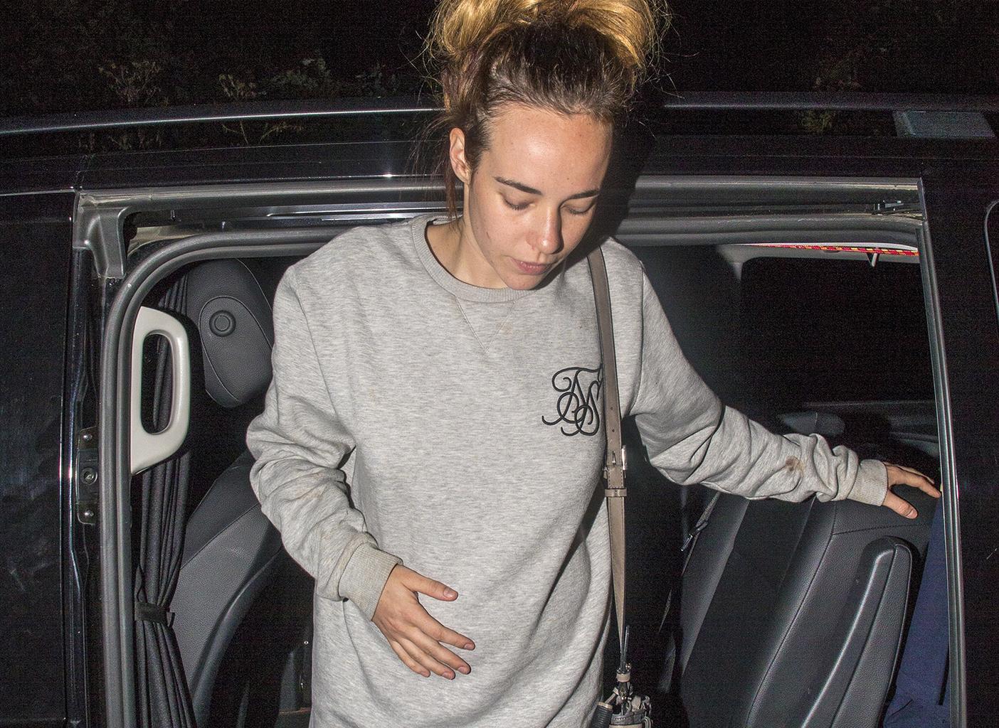 After Tragic Miscarriage Teary Stephanie Davis Shares Heartbreaking Message From Bed