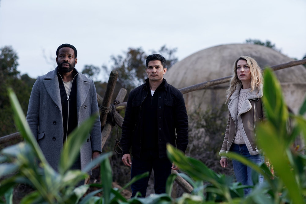 ‘La Brea’ Boss Teases Season 2 will be “Put Characters In Different Worlds”