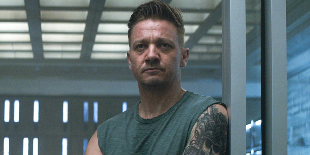 Jeremy Renner Protests that he told Marvel They Could Recast Hawkeye