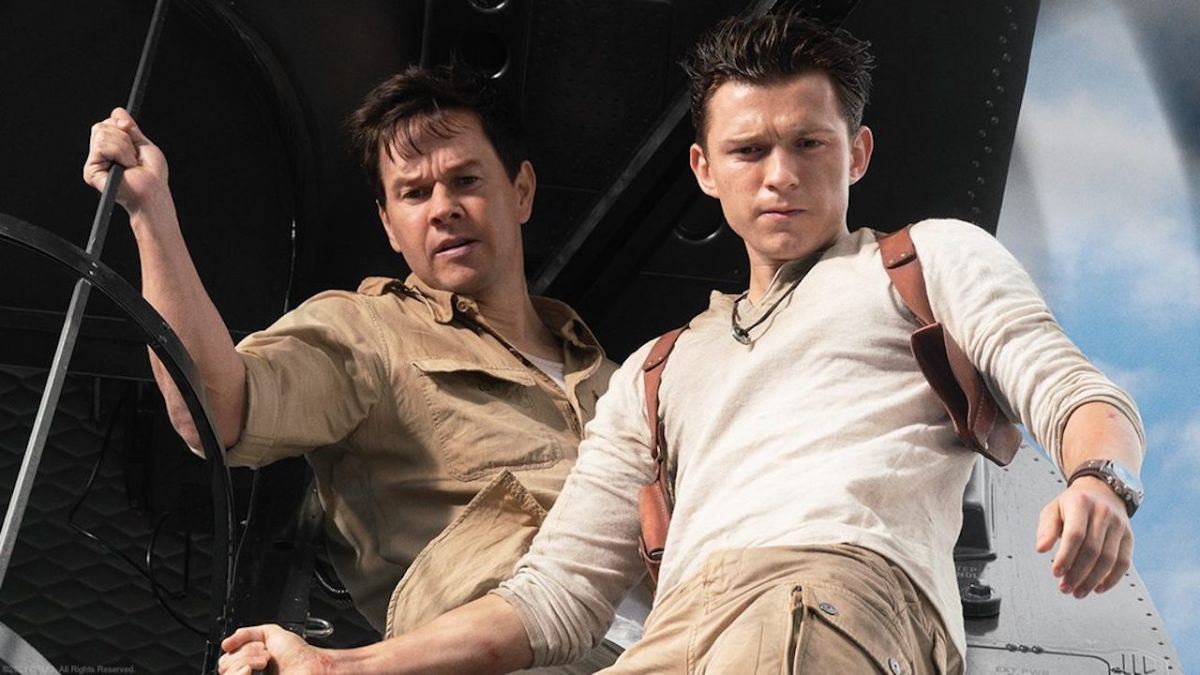 Uncharted: Tom Holland gets pulled out of a plane in an extended clip