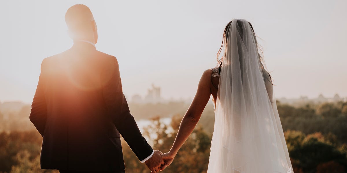 The Wedding Therapist Suggests It’s OK If the Honeymoon Phase Isn’t Happiest