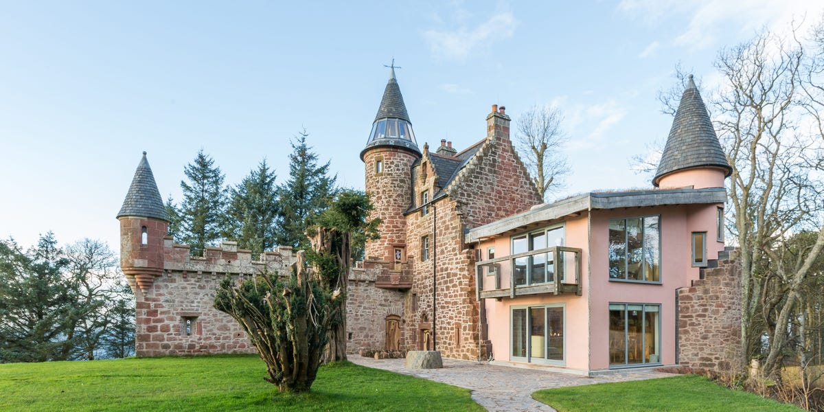 In a Pink Castle Vacation Rental, Scotland With Sauna, Hot Tub