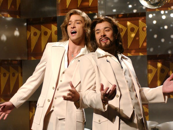 35 Musicians who have both hosted and performed on 'SNL.