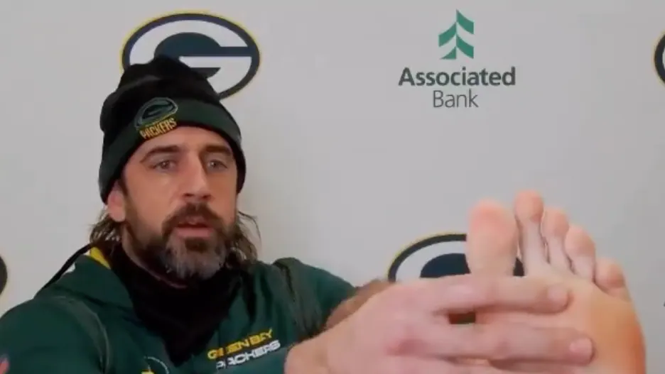 Aaron Rodgers Wants ‘Full Apology’ From Wall Street Journal for Reporting on ‘COVID Toe’